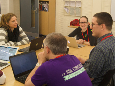 Attendees at CW19 demo sessions